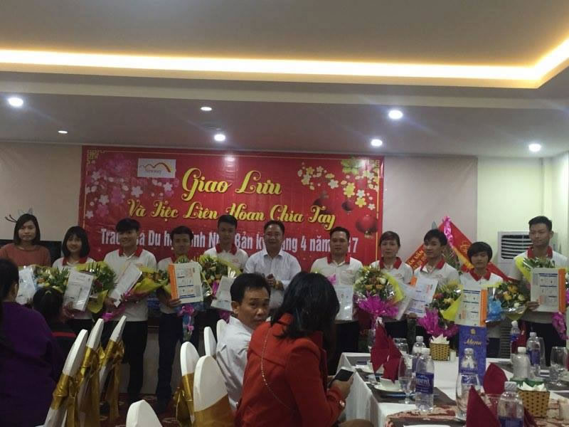CÔNG TY CỔ PHẦN HỢP TÁC QUỐC TẾ NEWWAY GẶP MẶT, TƯ VẤN VÀ KÝ KẾT HỢP ĐỒNG VỚI CÁC BẬC PHỤ HUYNH, CÁC EM HỌC SINH